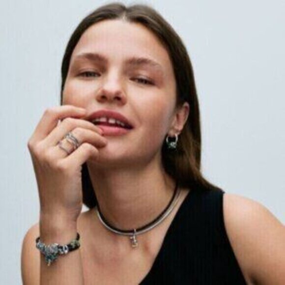 Pandora Opalescent Green Charm - Picture 2 of 4